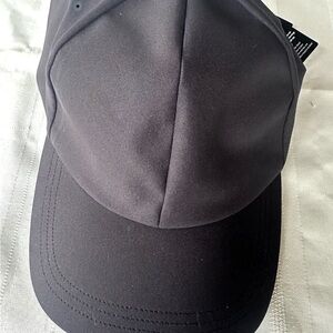 Lululemon Hat Athletica Running Cap Light Weight Black OS NWT